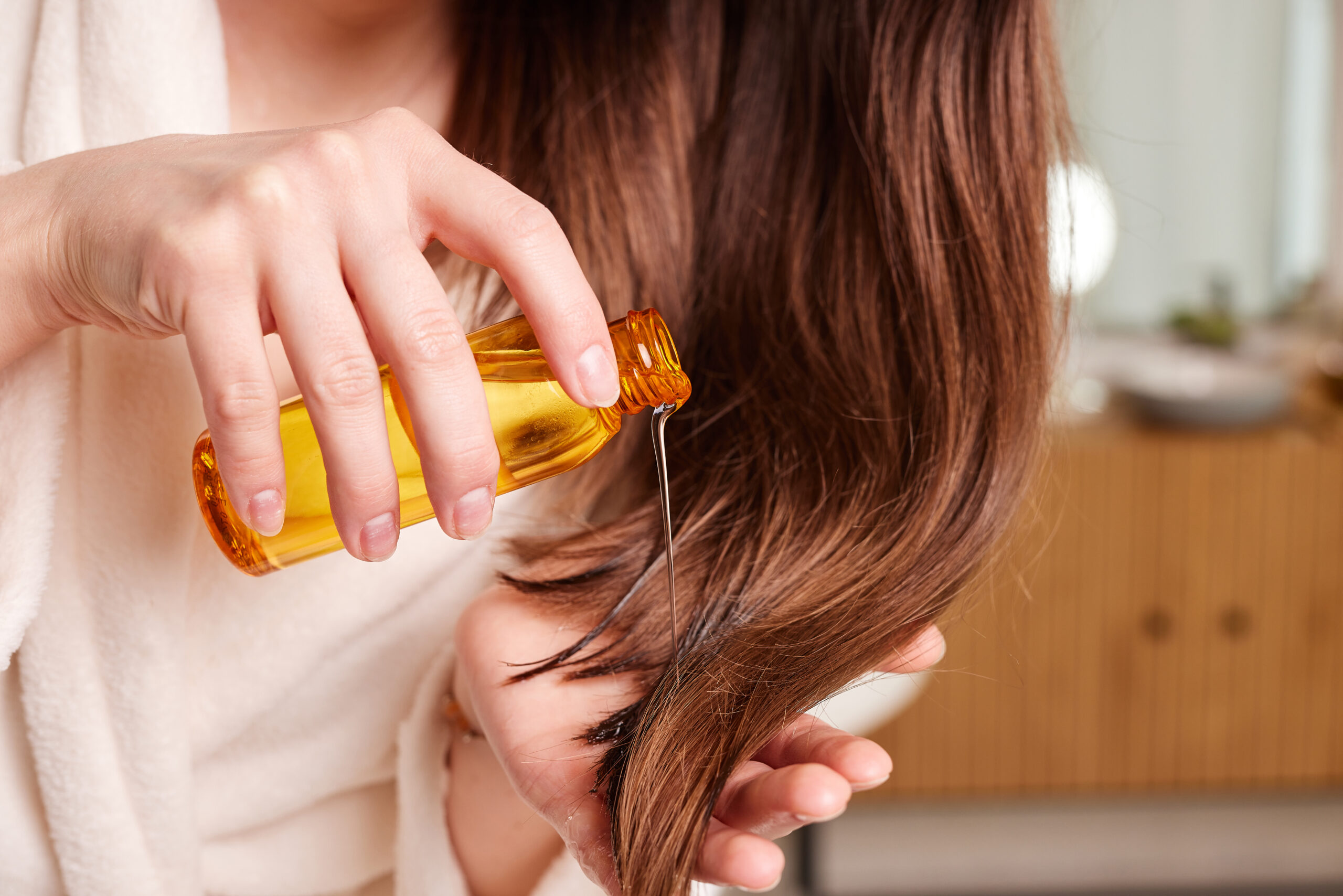 Hair Masks vs Hair Oils – What’s the Difference and Which One Do You Need?